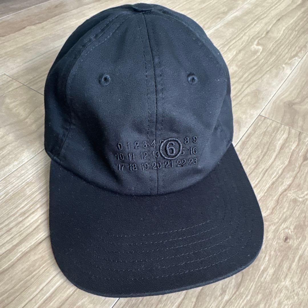 MM6 Maison Margiela ロゴ刺繍ベースボールキャップ ブラック