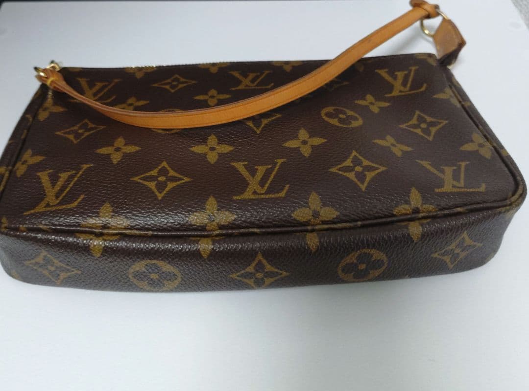 ア*レ様 ルイヴィトン LOUIS VUITTON アクセサリーポーチ