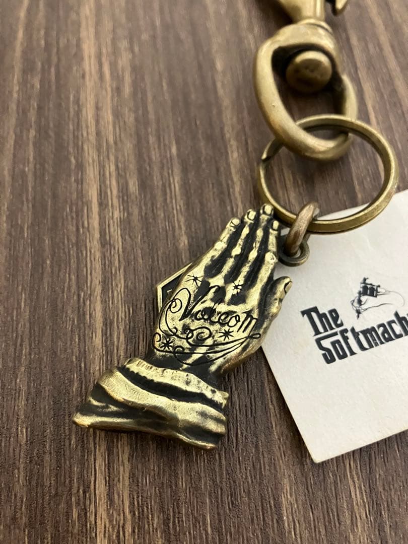 SOFTMACHINE × VOLCOM KEY CHAIN