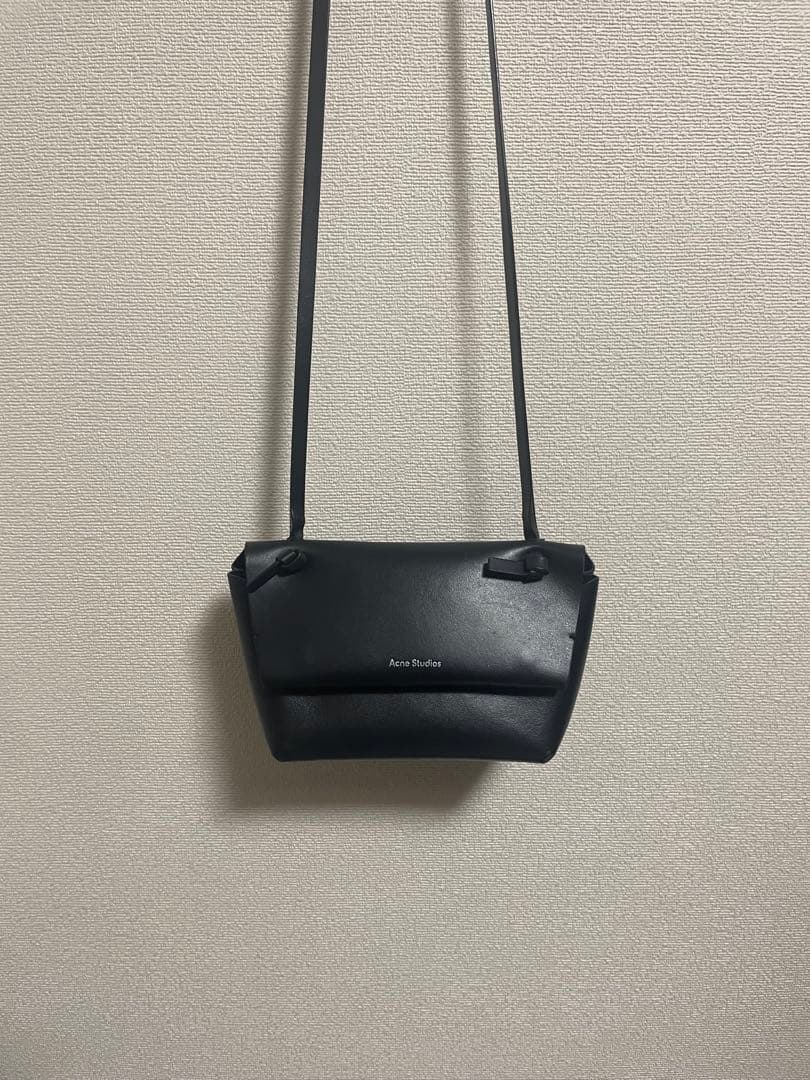 Acne Studios ブラック ミニ ショルダーバッグ