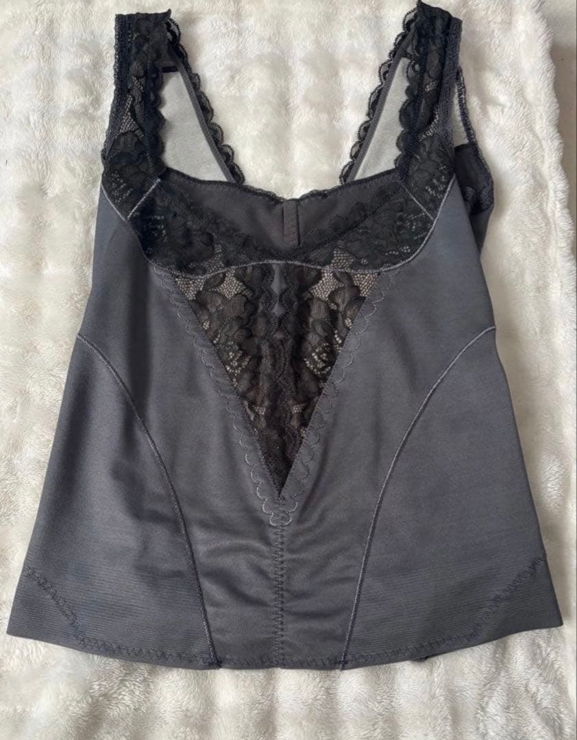 LA VIÉRE コントロールキャミソール(補正下着)