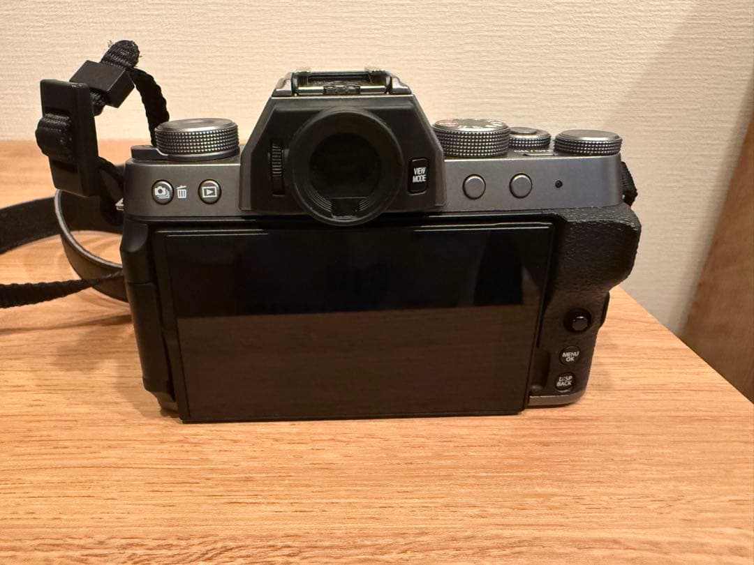 富士フイルム(FUJIFILM) X-T200 XCレンズキット ダークシルバー