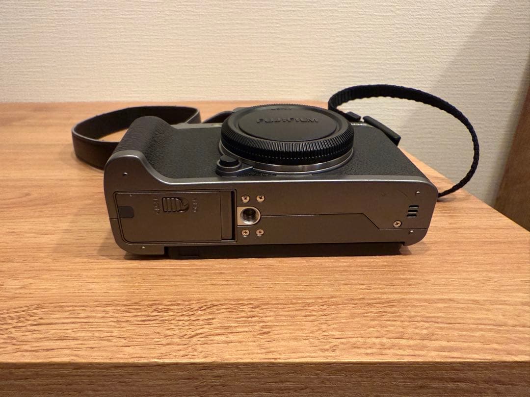 富士フイルム(FUJIFILM) X-T200 XCレンズキット ダークシルバー