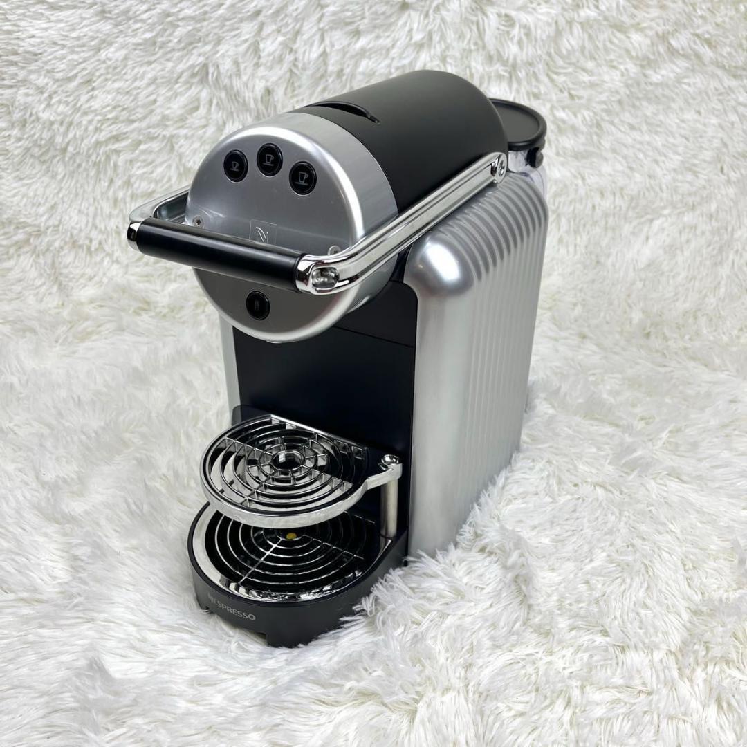 【ほぼ未使用】Nespresso ネスプレッソ エスプレッソマシン ZN100