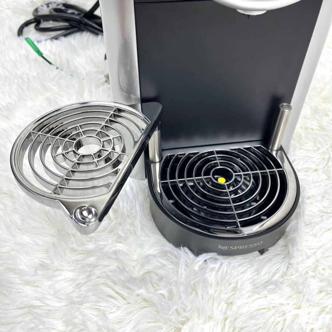 【ほぼ未使用】Nespresso ネスプレッソ エスプレッソマシン ZN100