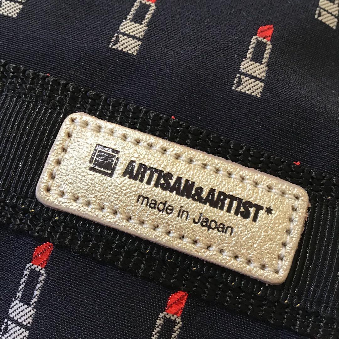 新品　アルティザン&アーティスト 大きめサイズのスロープシェイプポーチ