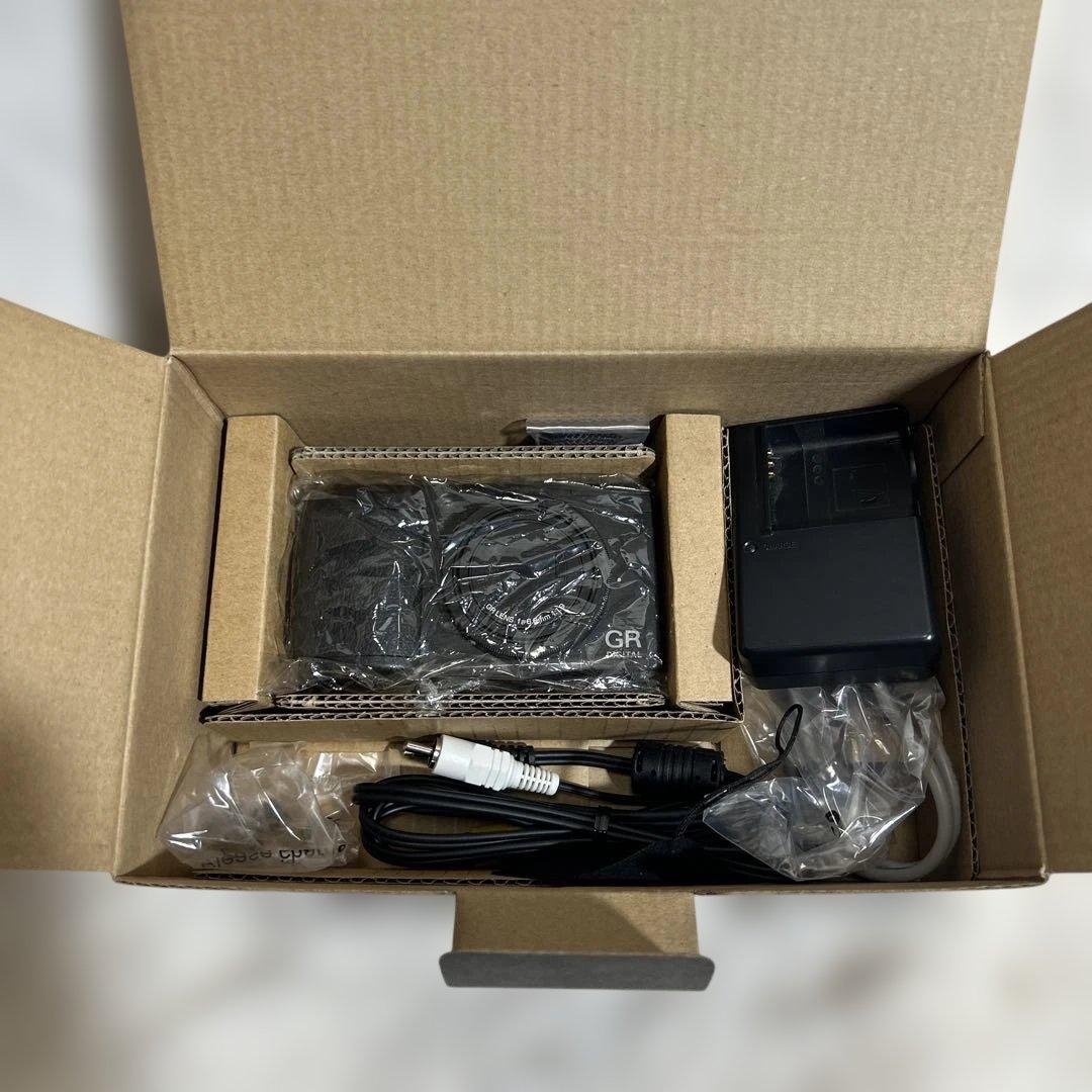 【極美品】RICOH GR DIGITAL III デジタルカメラ