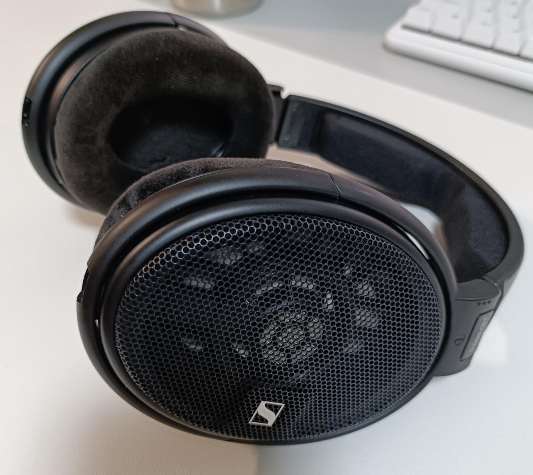 有線ヘッドホン SENNHEISER HD660s