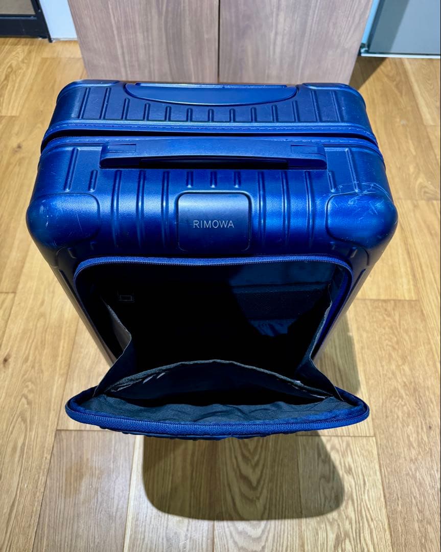 RIMOWA ESSENTIAL SLEEVE キャビン　プラス　ネイビー