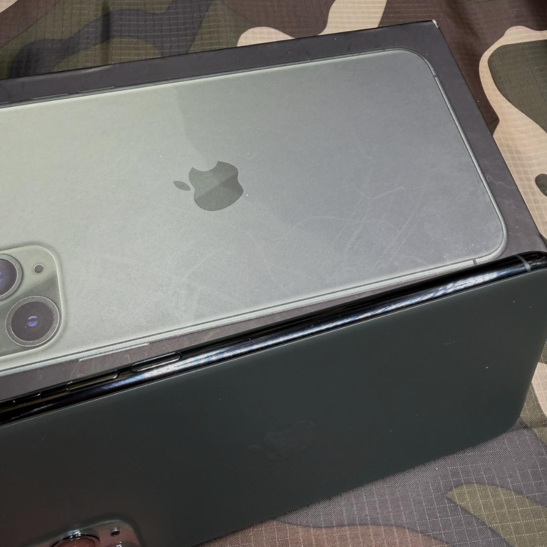 フリーSIM.アップル、iPhone 11 Pro Max/68GB.付属品多数