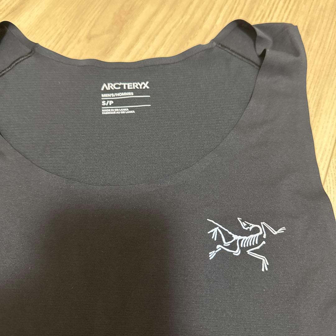 ARC'TERYX ノーバン　ダウンワードロゴ　タンク　メンズ S/P