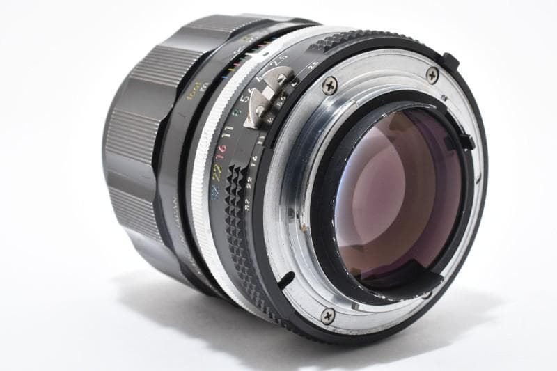Nikon NIKKOR-P.C Auto 105mm F/2.5（整備品）