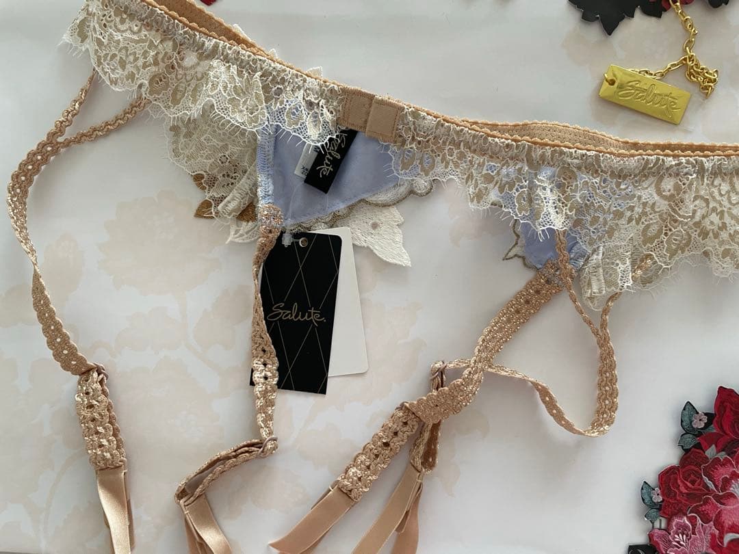 サルート 02G PU ローマの休日 ガーターベルト