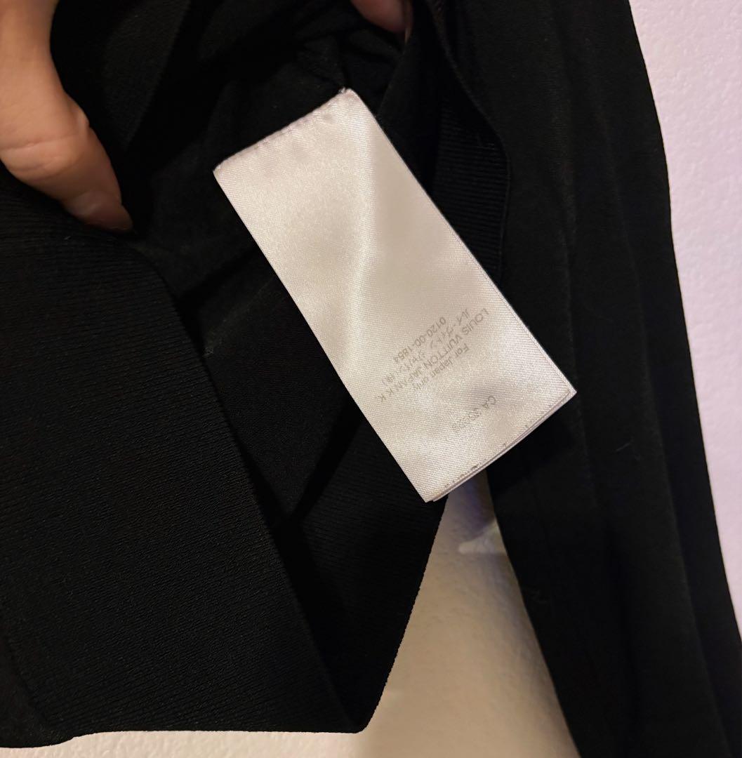 LOUIS VUITTONショルダーディテールタートルネックセーター