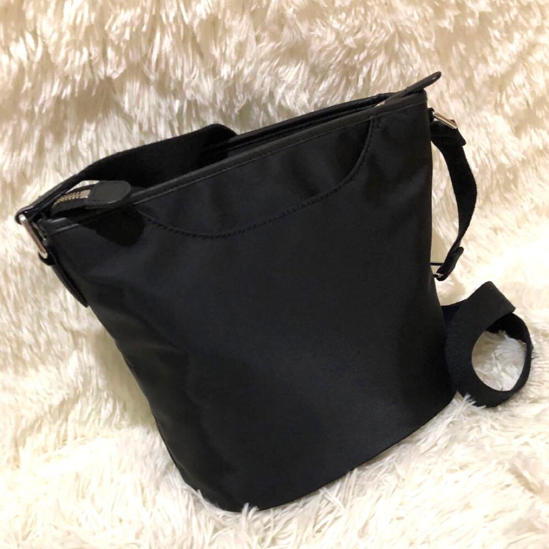 未使用☆ハンティングワールド ショルダーバッグ　 ブラック