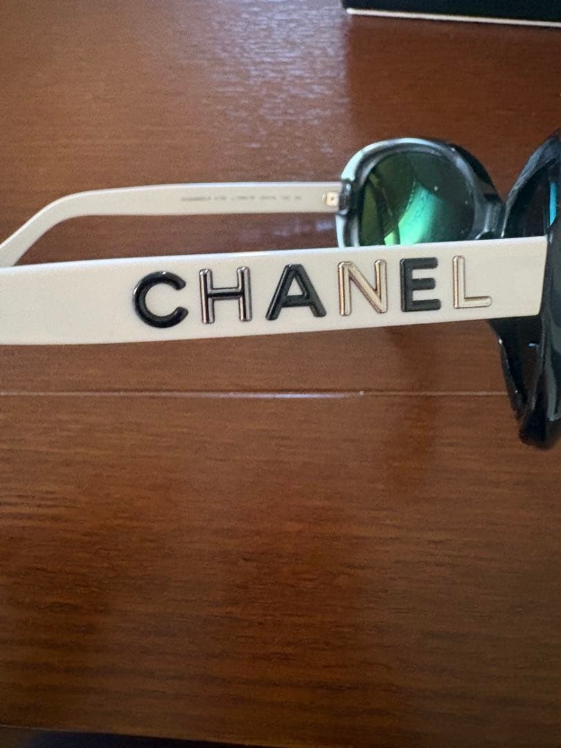 TANAKA 様限定⭐︎CHANEL ラウンド型サングラス ブラック ホワイト