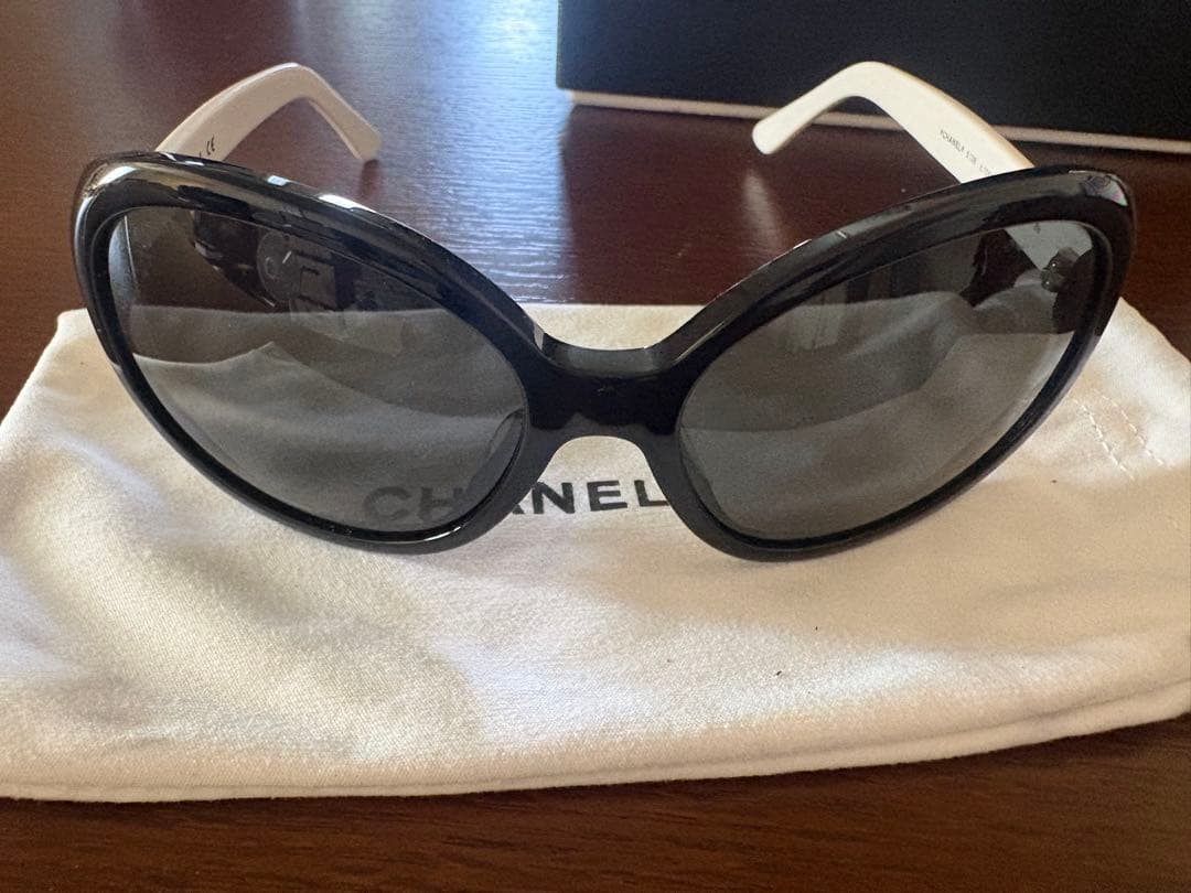 TANAKA 様限定⭐︎CHANEL ラウンド型サングラス ブラック ホワイト