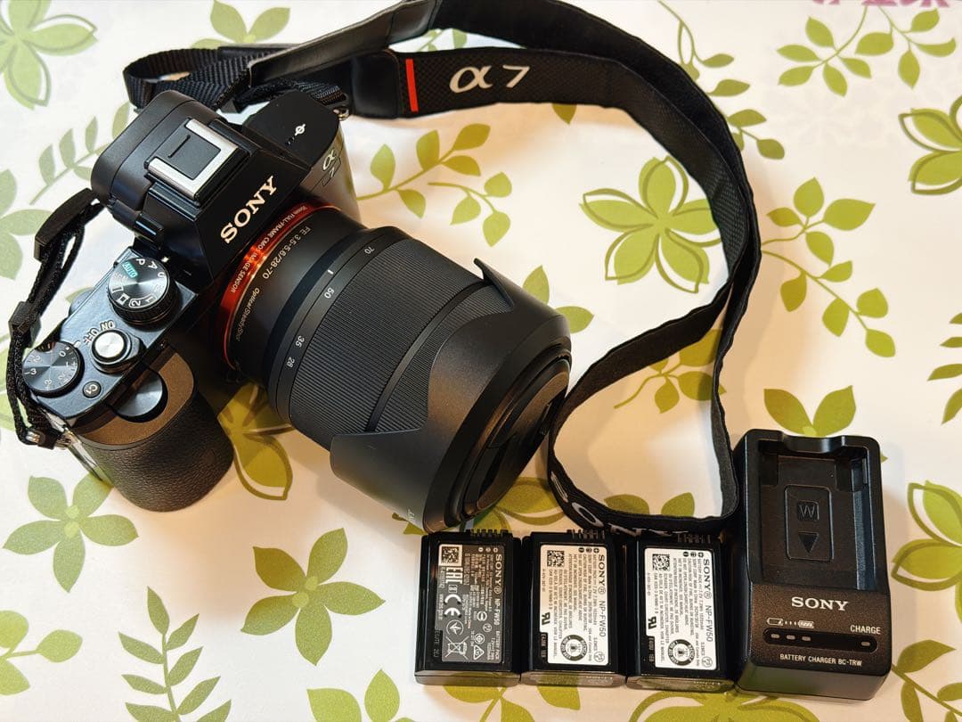 【美品】SONY α7 ILCE-7 ミラーレスカメラ 一眼 レンズキット