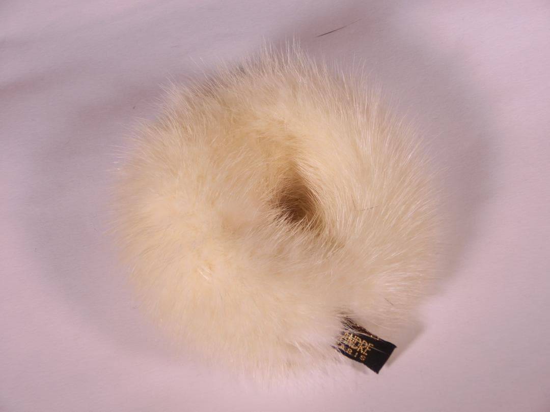 ホワイトアイボリー ファー ヘアゴム Alexandre