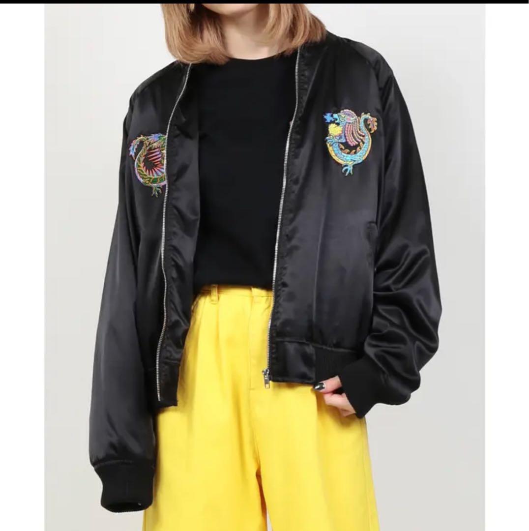 プニュズ　スカジャン