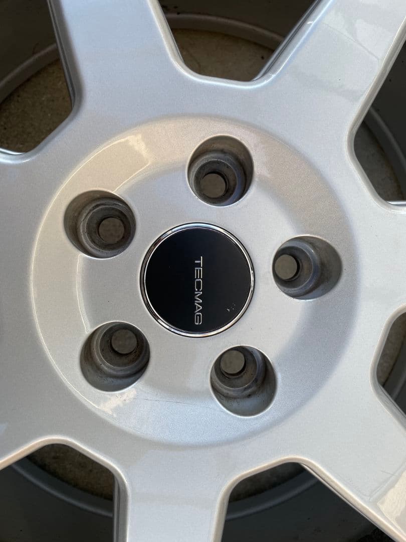 ボルボV60CC用　スタッドレスタイヤとホイールのセットで1本売りです。