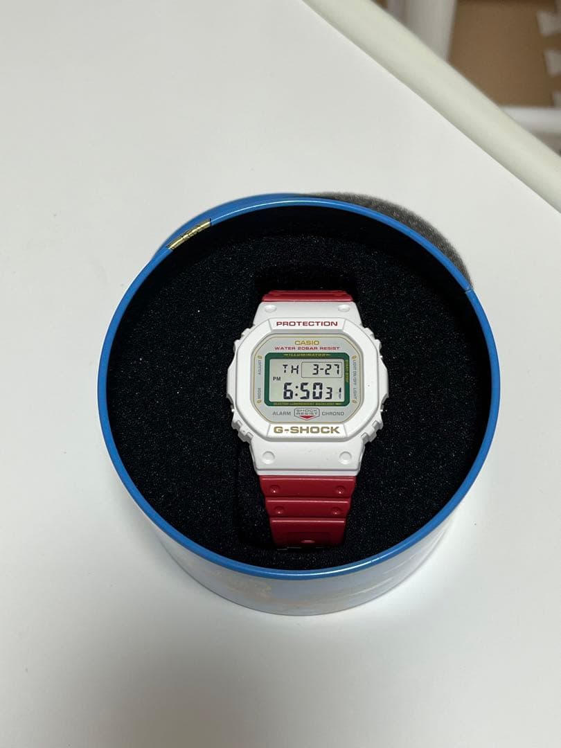 G-SHOCK デジタル腕時計 レッド/ホワイト　招き猫