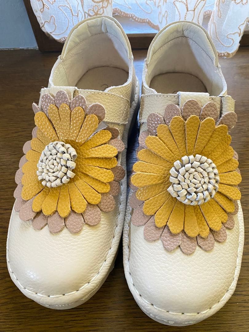 エスタシオン　スリッポン　本革　フラワー　ベルト　アイボリー　希少！