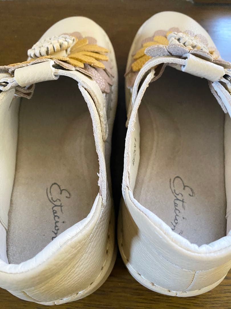 エスタシオン　スリッポン　本革　フラワー　ベルト　アイボリー　希少！