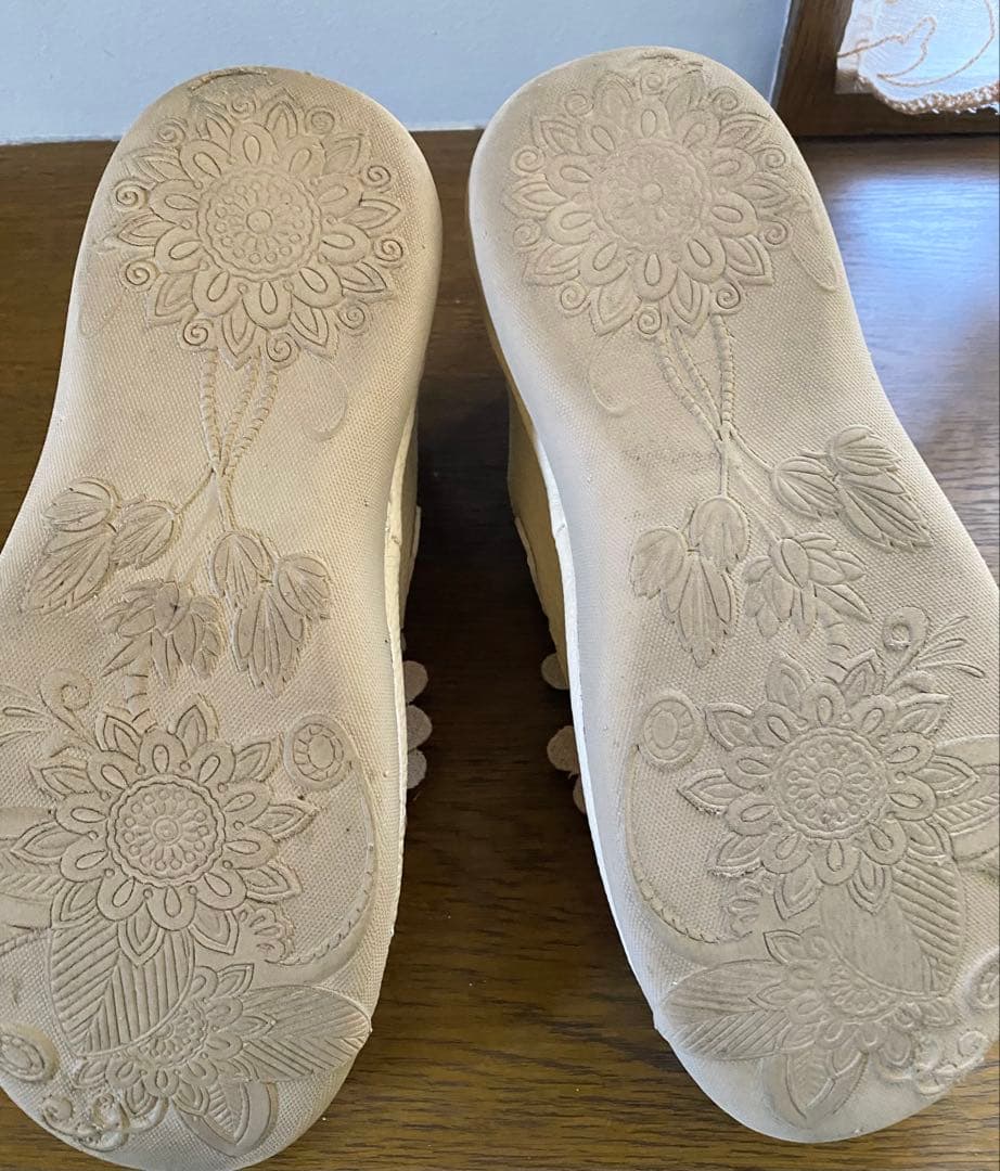 エスタシオン　スリッポン　本革　フラワー　ベルト　アイボリー　希少！