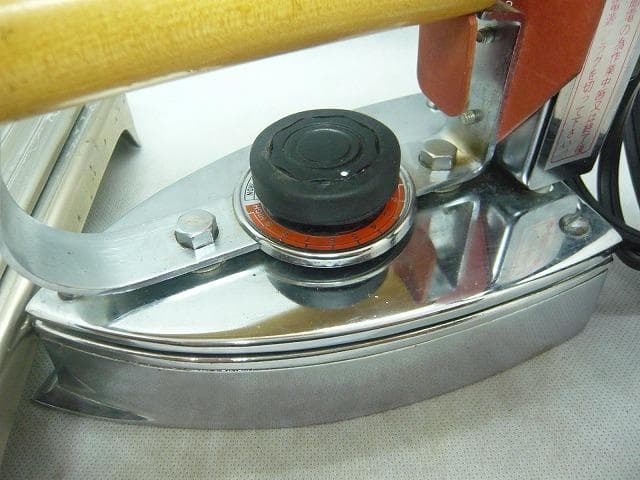 14日までお値引き中　タキイ 5型自動　タキイアイロン　 保管品　 和裁　洋裁