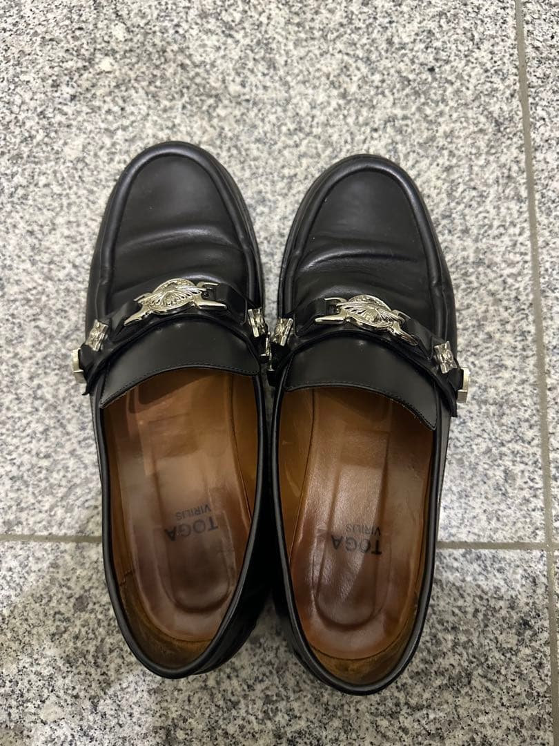 TOGA ブラック ローファー