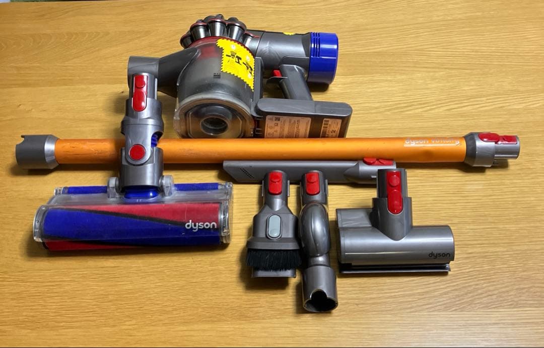 ダイソン　掃除機　Dyson v8 fluffy