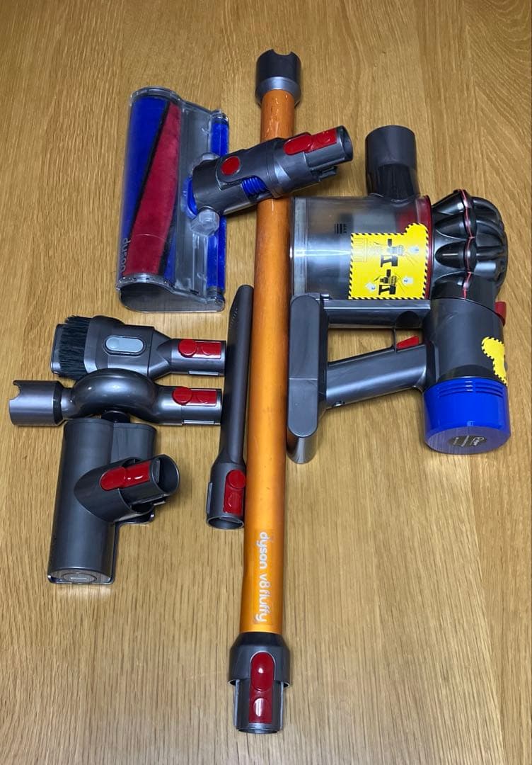 ダイソン　掃除機　Dyson v8 fluffy