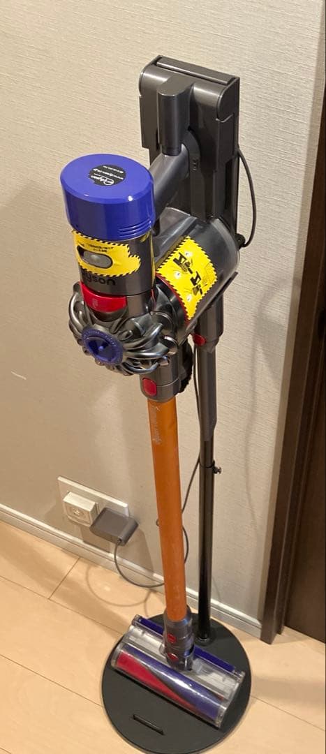 ダイソン　掃除機　Dyson v8 fluffy