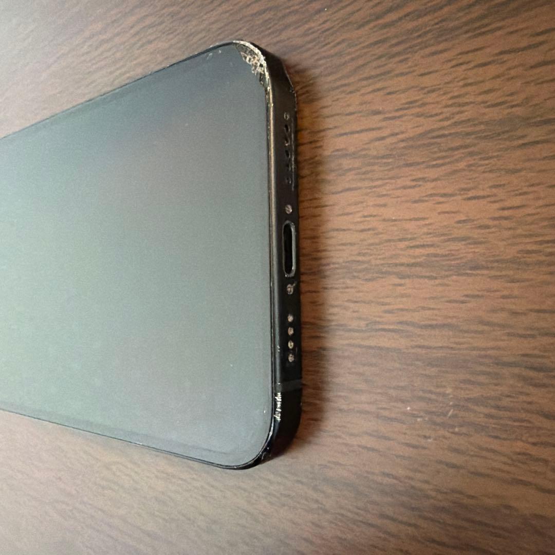 iPhone15plus、256GB、1年ほど使用済み、機能不備なし