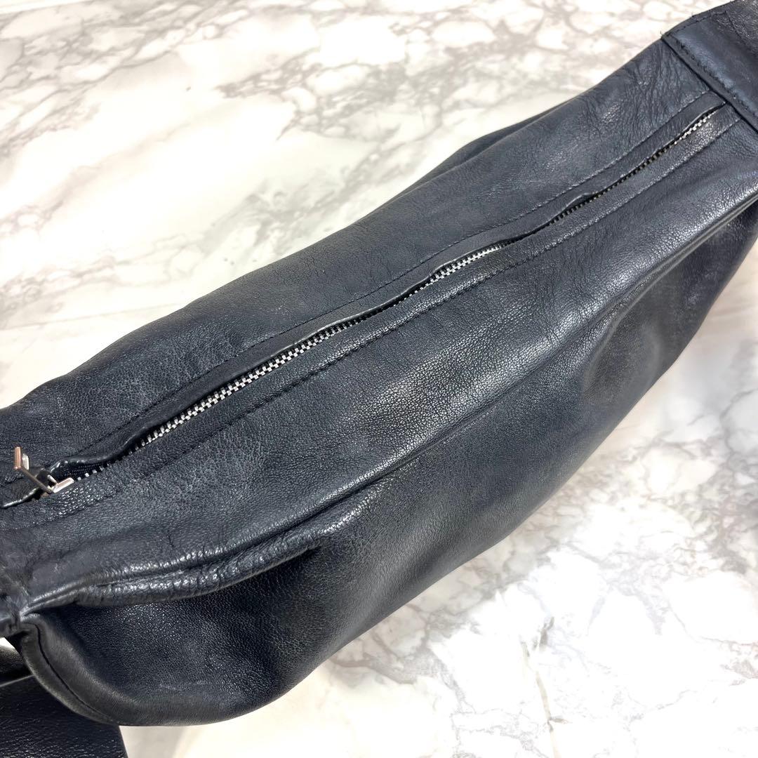 コ*モ様 COS コス ボディバッグ 羊革 プリーツベルトバッグ 黒 closs
