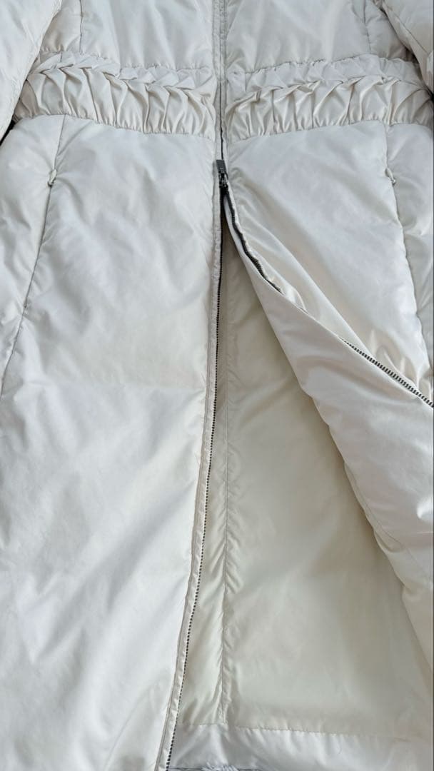 【Man Mara】ホワイトダウン　高級感お上品かつおしゃれ