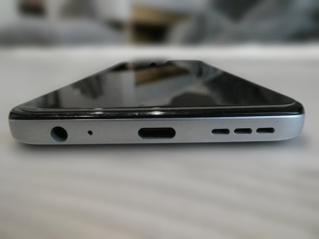 Motorola moto g32 本体