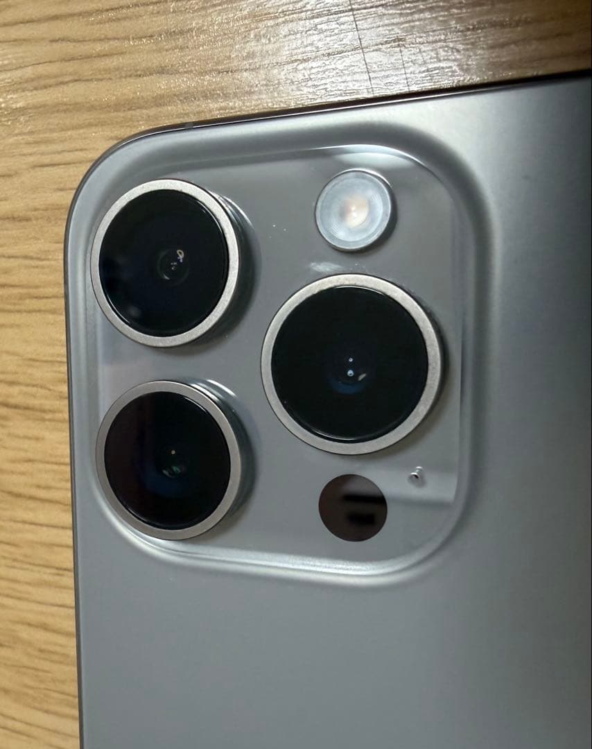 iPhone 15 pro 256GB ナチュラルチタニウム SIMフリー