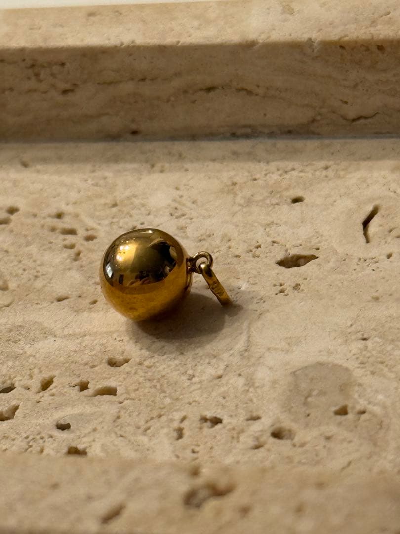 k18 18金の丸いペンダント　男女兼用　未使用