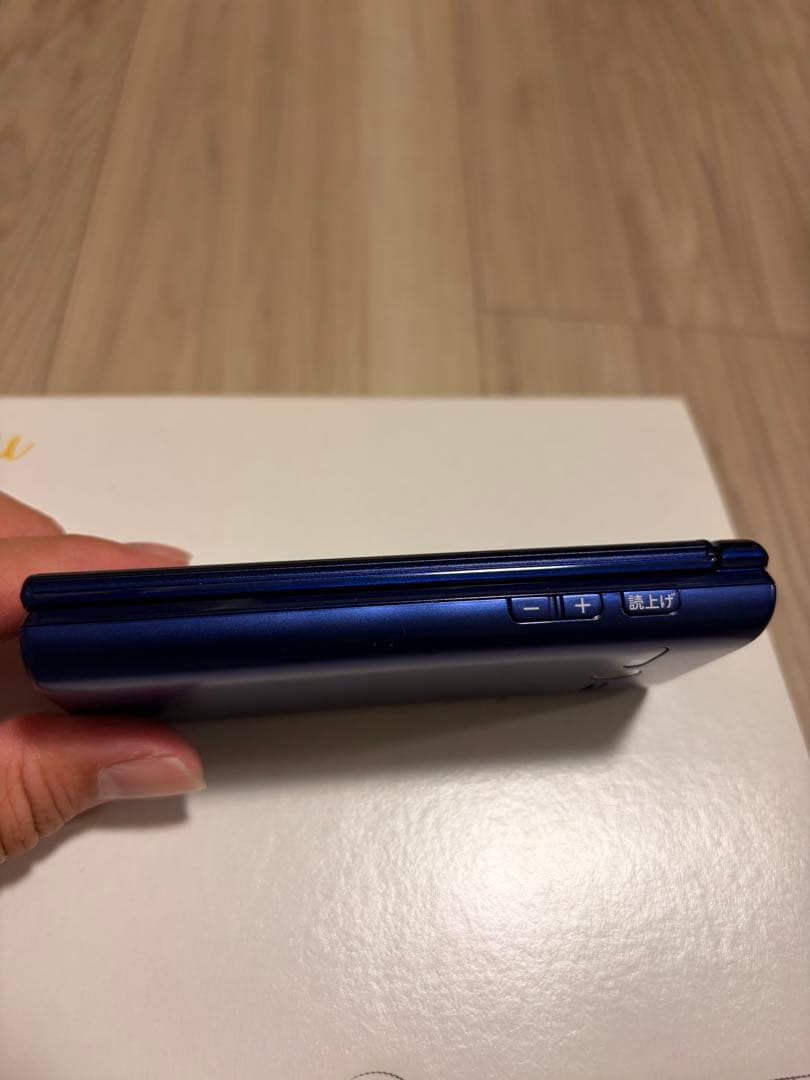 au かんたんケータイ KYF38 新品　ブルー