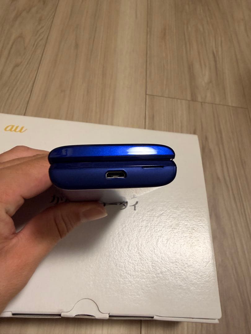 au かんたんケータイ KYF38 新品　ブルー