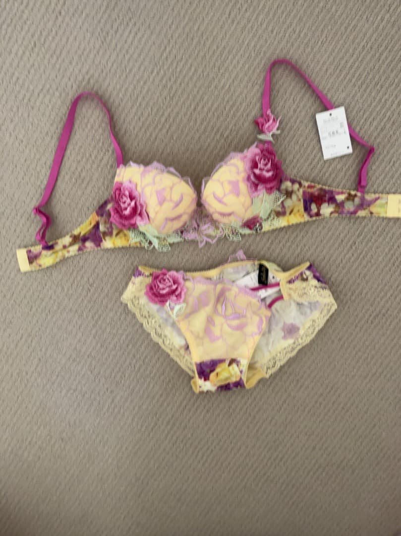 サルート 美女と野獣　C65　ブラ&ショーツ