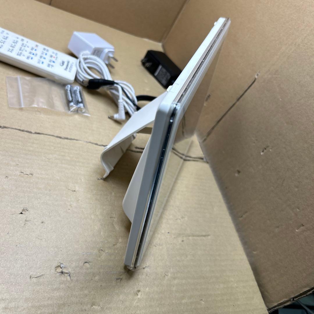 パナソニック 10V型 ポータブル 液晶テレビ　UN-10CE10-W