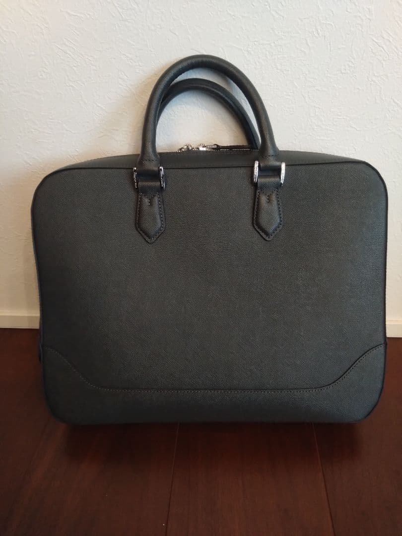 【値下げ中】ペッレモルビダ　ブリーフバッグ　キャピターノ