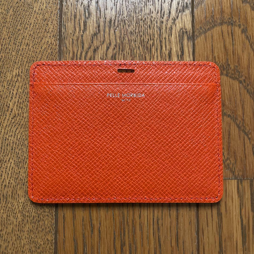 ペッレモルビダ IDケース オレンジ