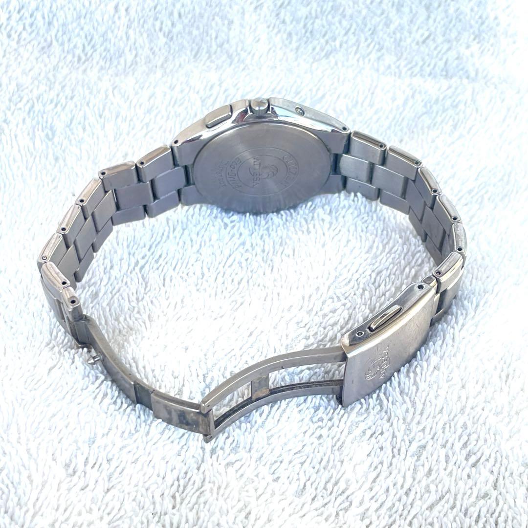 めんま ❣ATTESA❣H110黒文字盤 チタン　デート電波ソーラー　稼働