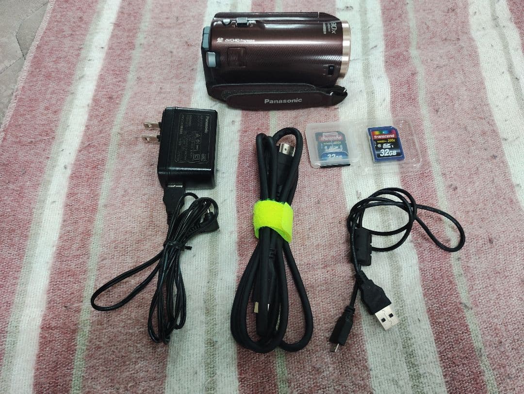 ビデオカメラ　Panasonic HC-V330M