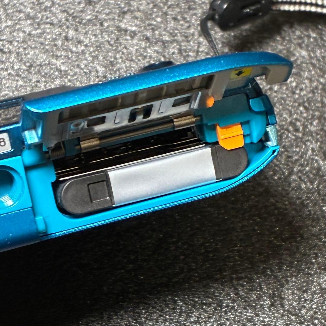 動作品 Nikon COOLPIX S3600 シルバー ブルー デジカメ