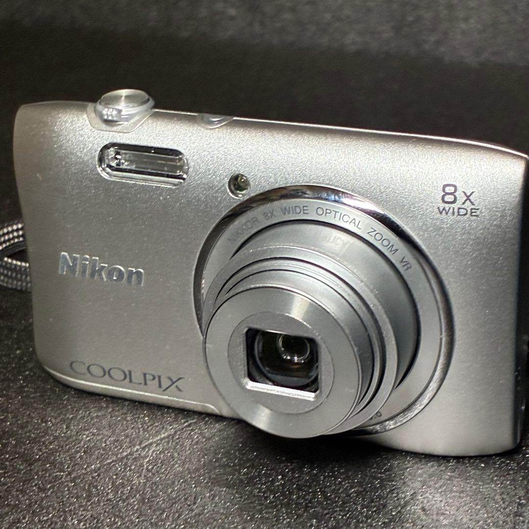動作品 Nikon COOLPIX S3600 シルバー ブルー デジカメ